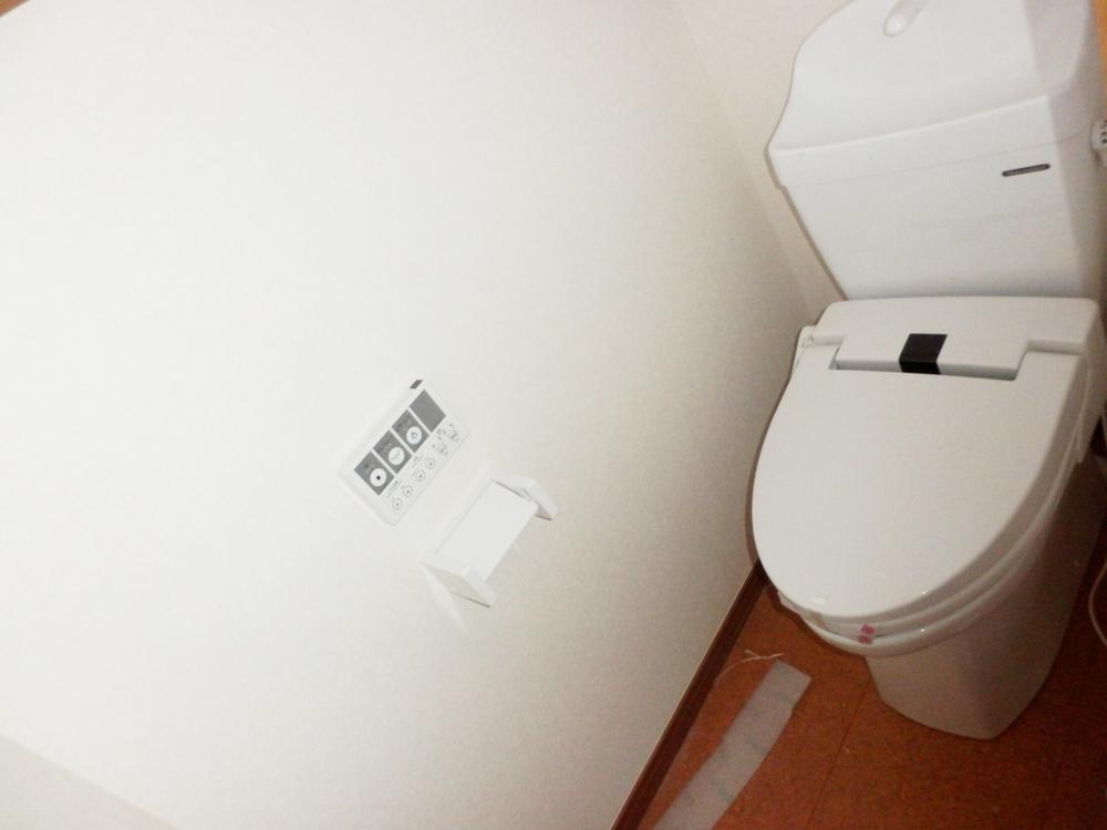 Toilet. Toilet (December 2013) Shooting