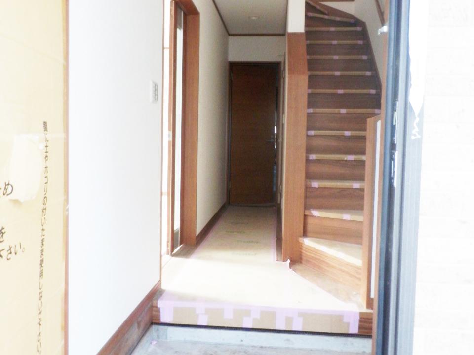 Entrance. Entrance (December 2013) Shooting