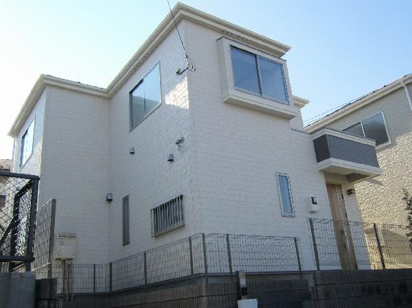 Local appearance photo. The building is the appearance. 