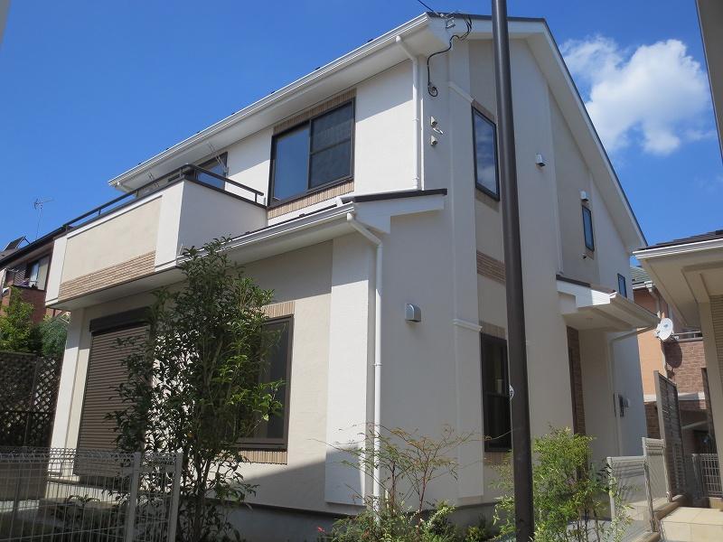 Local appearance photo. Building 2