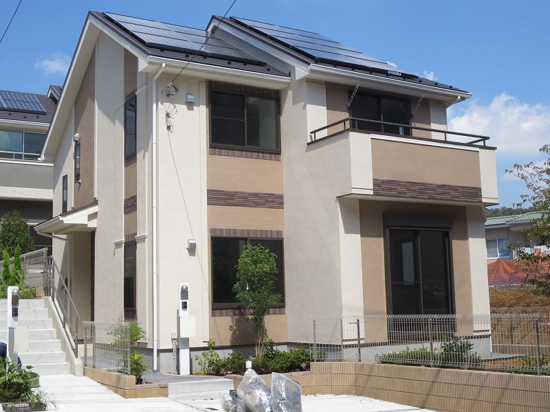 Local appearance photo. 4 Building