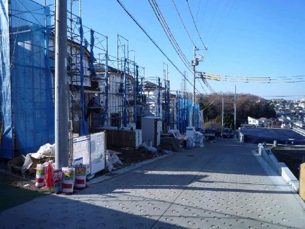 Local photos, including front road. We have Seddo the road on the east side about 6m.