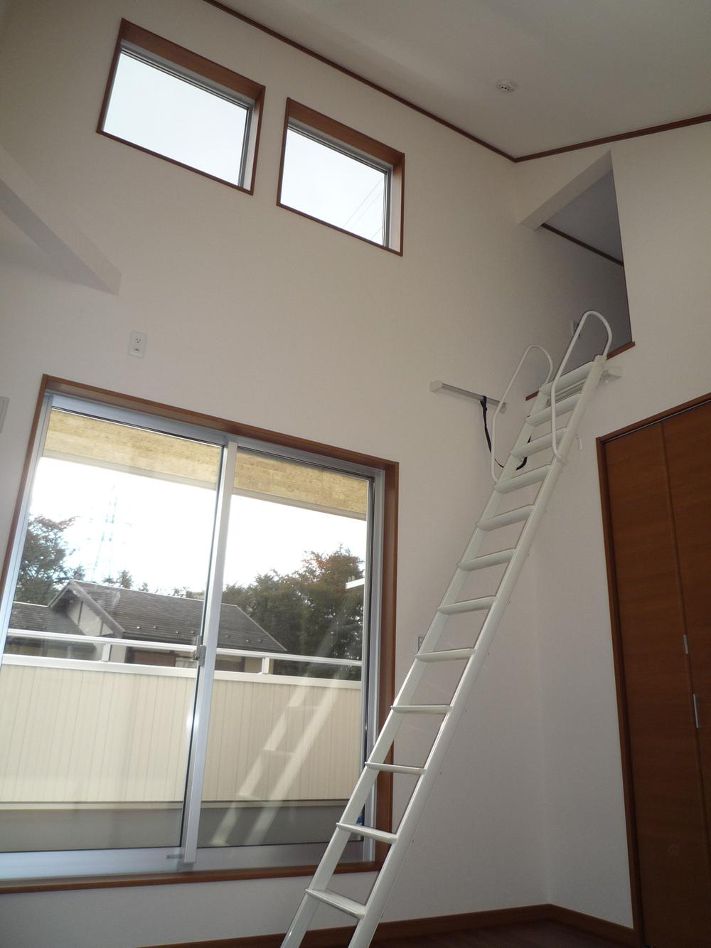 Other introspection. Loft with Western-style (about 7.3 Pledge)