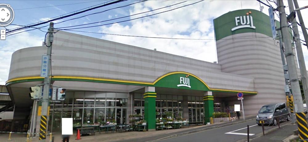 Supermarket. 280m until Fuji Ueno River store
