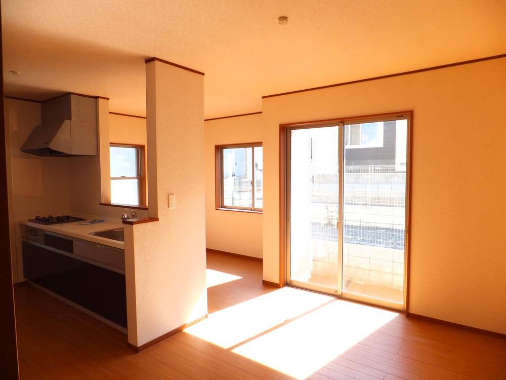 Same specifications photos (living). Same specifications Conversation of your family is lively, Open-minded LDK