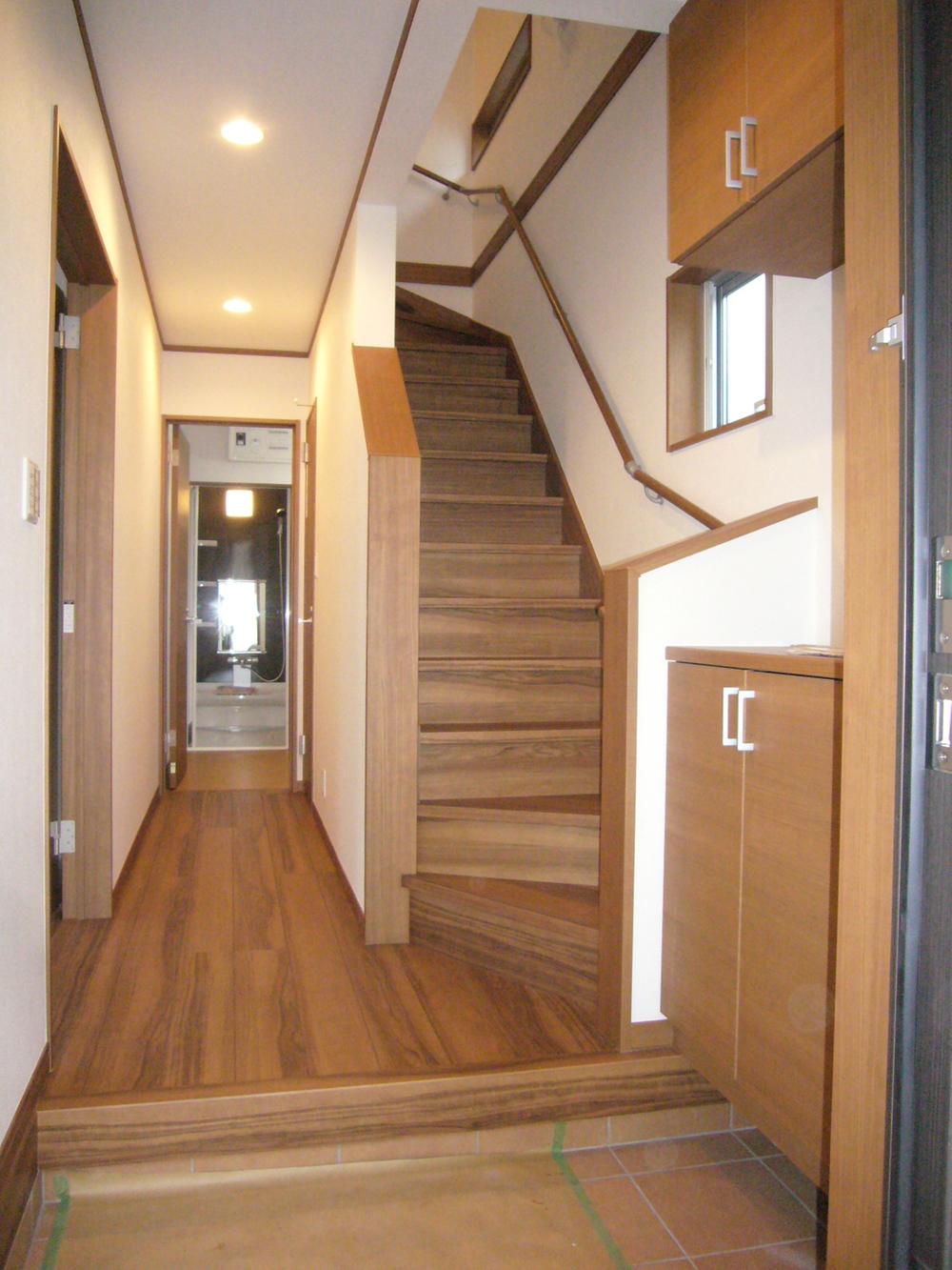 Entrance. It is decorated in muted colors. 2013 October 15, shooting.