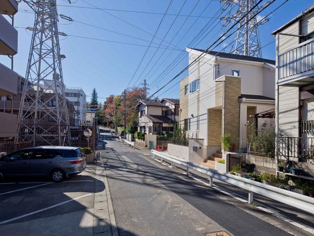 Local photos, including front road. Local (12 May 2013) Shooting