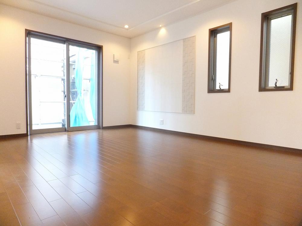 Living. Indoor site (October 2013) Shooting Is the floor heating installed base.