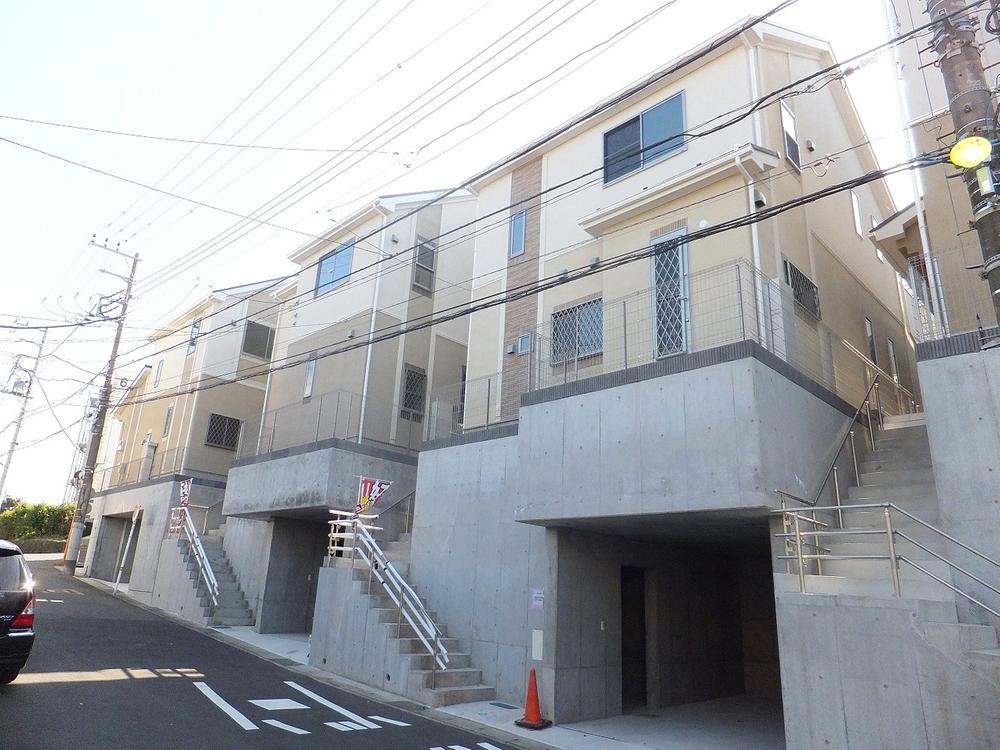 Local photos, including front road. Local site (October 2013) Shooting Dwelling unit on the north side road is also good widely per sun garden.