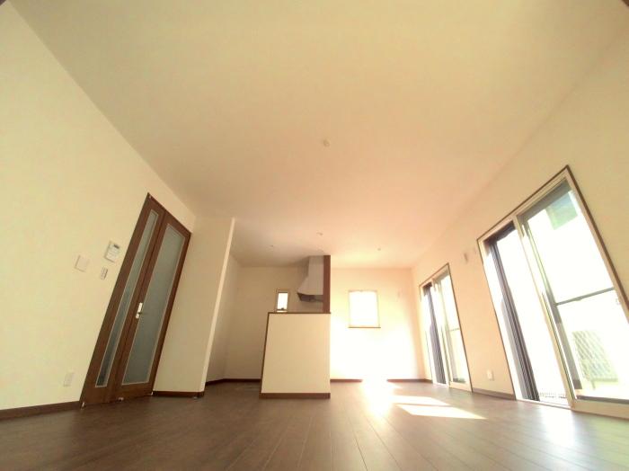 Living. Pledge LDK17.5 (2 Building)