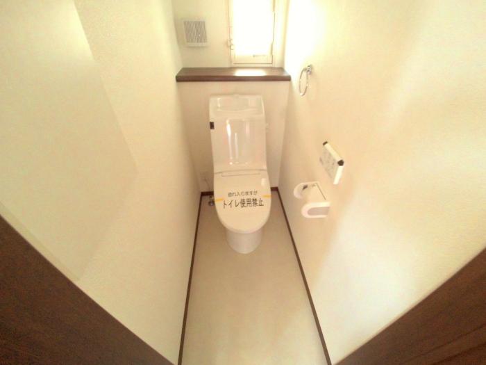 Toilet. Shower toilet (Building 2)