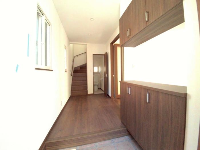 Entrance. You can preview (Building 2)