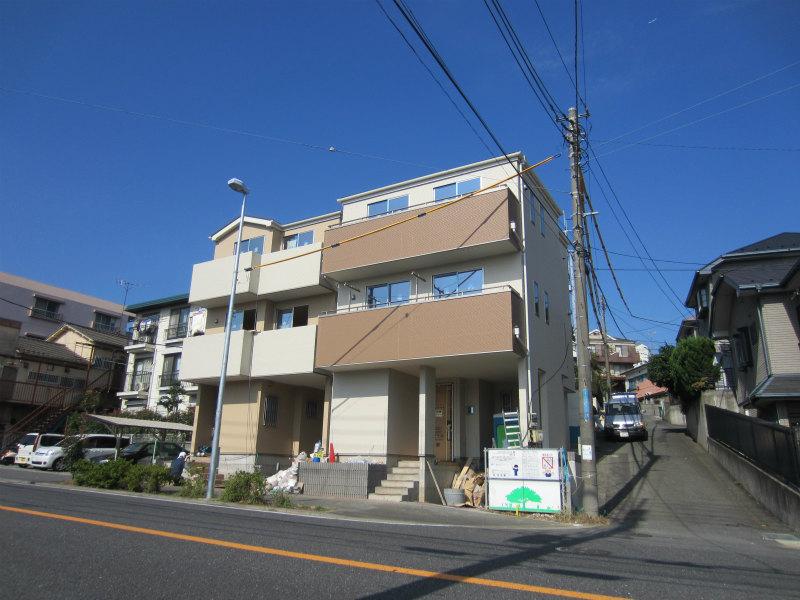 Local photos, including front road. Local (10 May 2013) Shooting Good per sun in the south road!