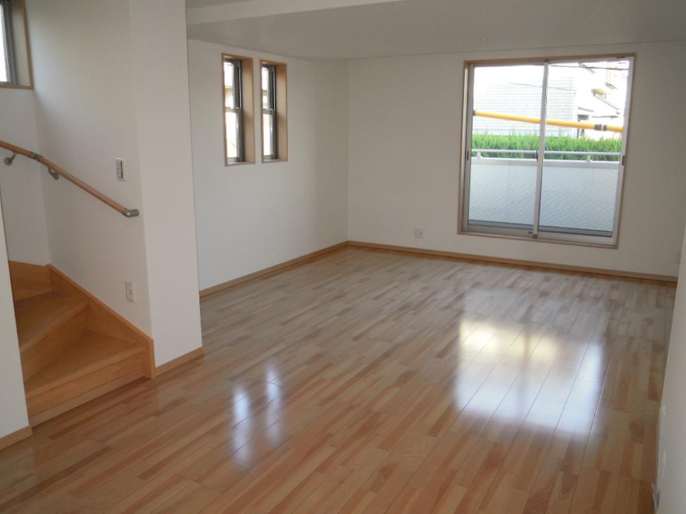 Living. Local (11 May 2013) Shooting Finally it became possible preview!