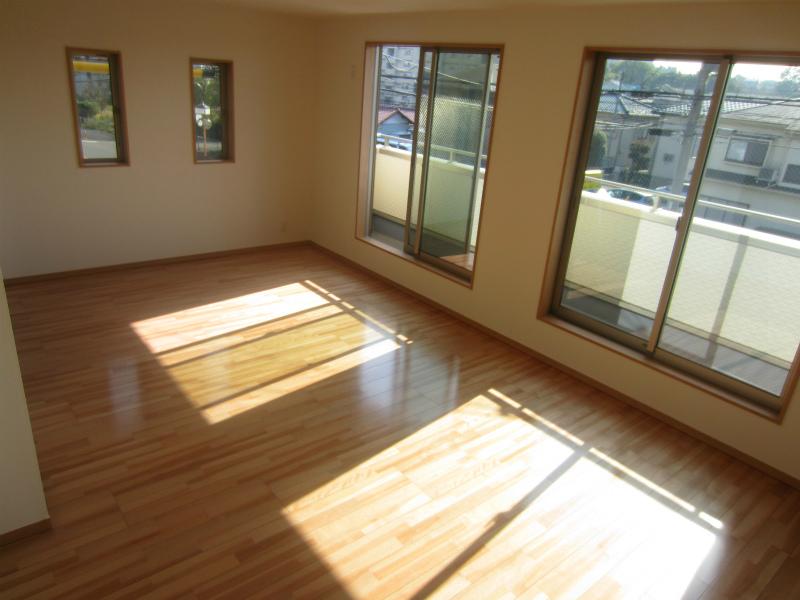 Living. Local (11 May 2013) Shooting Per yang good LDK!