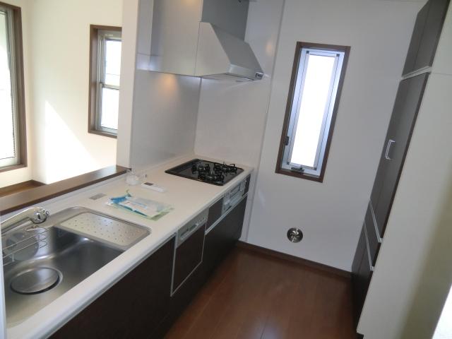 Same specifications photo (kitchen)