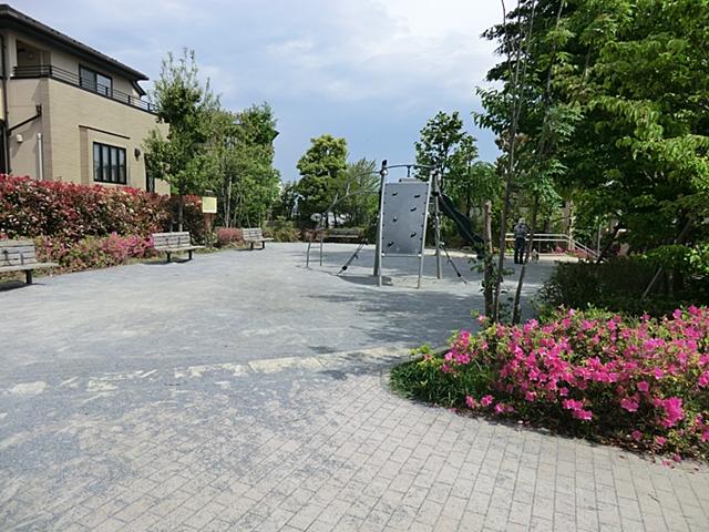 park. 500m to Miyazaki Shikinooka park