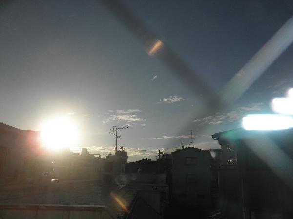 View photos from the dwelling unit. Pictures - view from the lookout Photos Here also Western-style of the window from the dwelling unit. There is no obstacle, Light of the sun and then insert. 