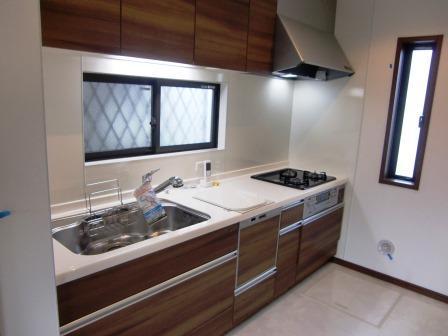 Kitchen. Indoor (11 May 2013) Shooting