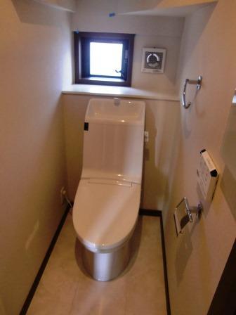 Toilet. Indoor (11 May 2013) Shooting