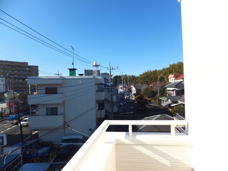 Balcony. Also dry well laundry in the south balcony.