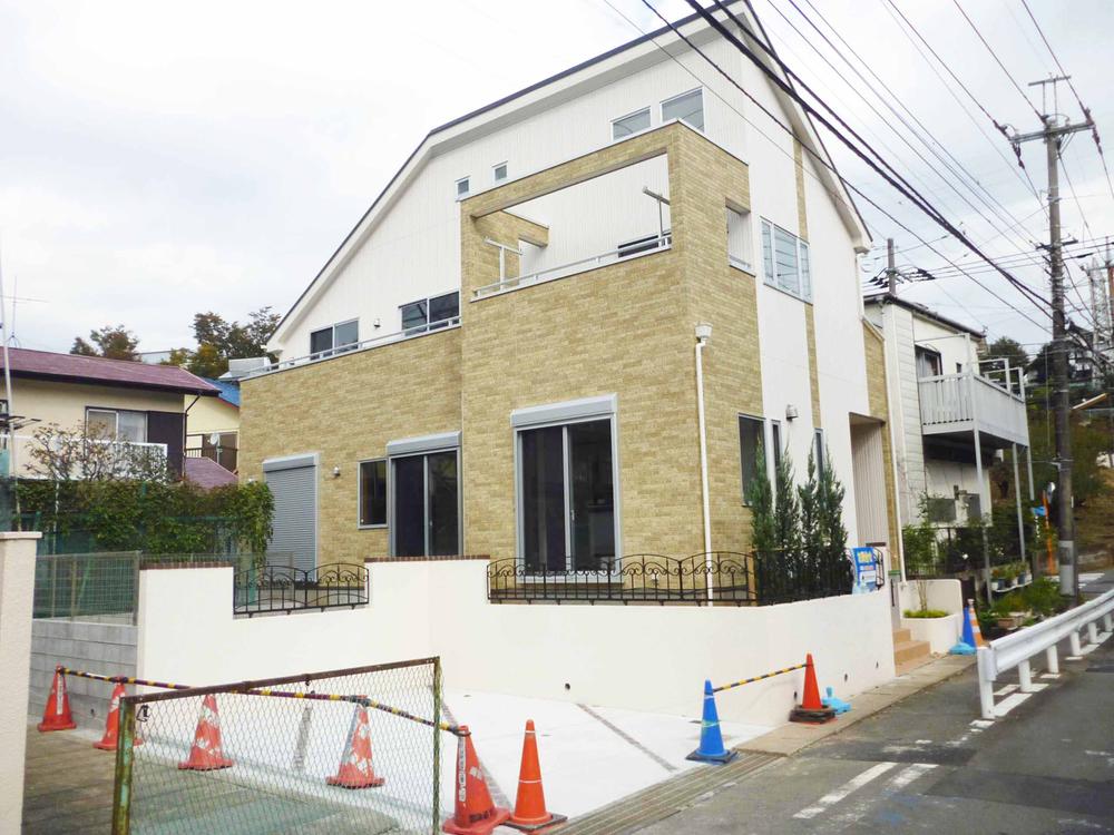 Local appearance photo. Local (11 May 2013) Shooting