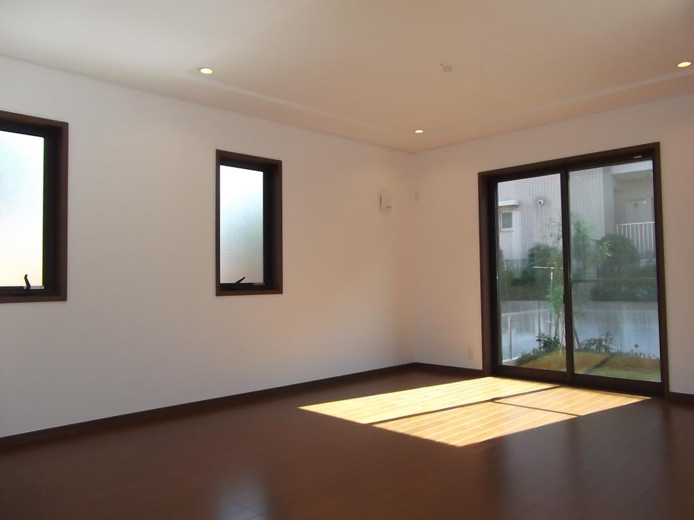 Living. 4 Building a living-dining