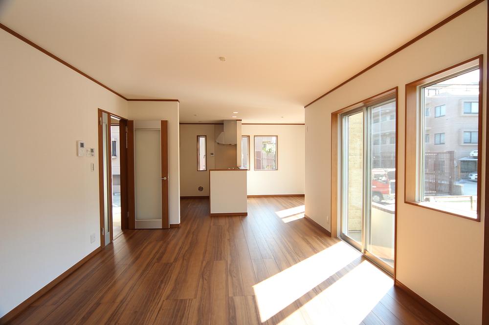 Living. 19.8 Pledge of spacious LDK is, Spread the smile of the whole family.