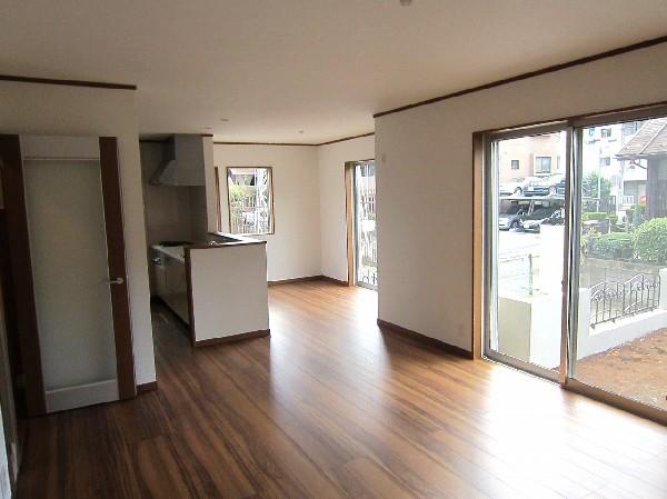 Living. Detached interior introspection Pictures - Spacious LDK of living 19.8 quires.