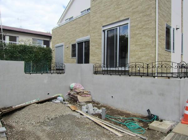 Local photos, including front road. Parking 2 units can be. Currently under construction.