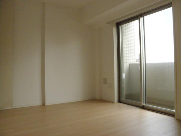 Non-living room. Immediate Available 						 / 							System kitchen 						 / 							Bathroom Dryer 						 / 							Yang per good 						 / 							All room storage 						 / 							A quiet residential area 						 / 							24 hours garbage disposal Allowed 						 / 							Southeast direction 						 / 							Elevator 						 / 							High speed Internet correspondence 						 / 							Warm water washing toilet seat 						 / 							High-function toilet 						 / 							Leafy residential area 						 / 							Urban neighborhood 						 / 							Ventilation good 						 / 							All living room flooring 						 / 							Dish washing dryer 						 / 							Walk-in closet 						 / 							BS ・ CS ・ CATV 						 / 							Located on a hill 						 / 							Flat terrain 						 / 							Delivery Box 						 / 							Readjustment land within