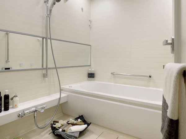 Directions to the model room (a word from the person in charge)