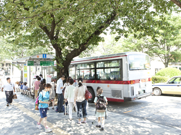 Surrounding environment. Saginuma Station: from green impressive Saginuma Station, It has come out also bus center northbound