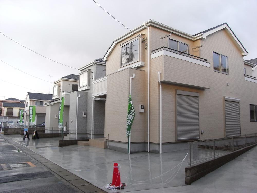 Local photos, including front road. Panoramic view Local (December 10, 2013) Shooting