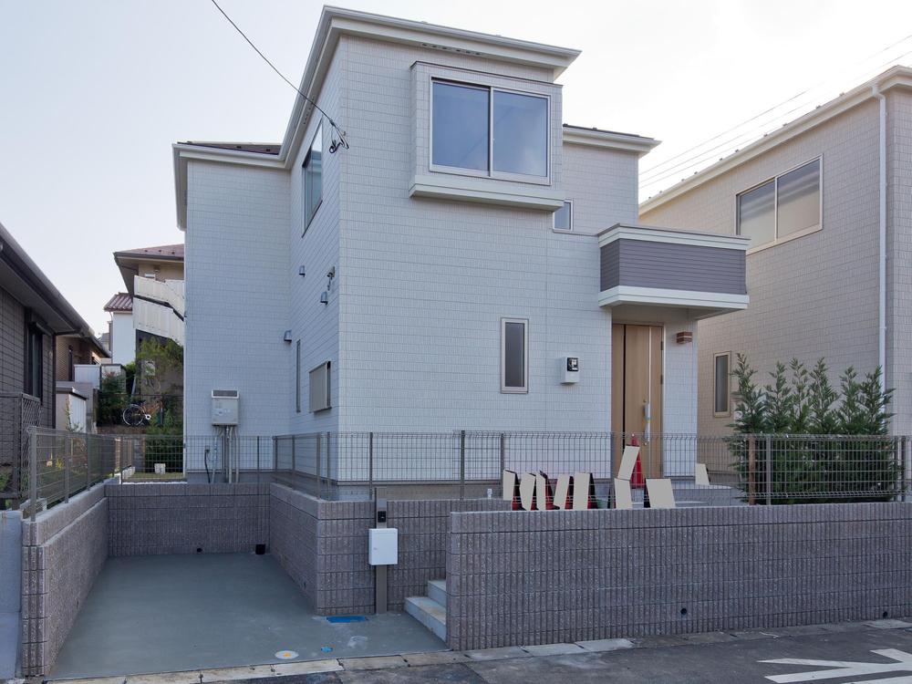 Local appearance photo. Local (11 May 2013) Shooting