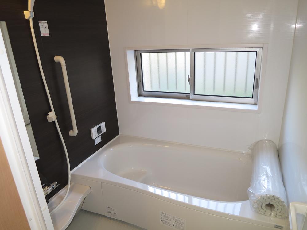 Bathroom. Local (11 May 2013) Shooting