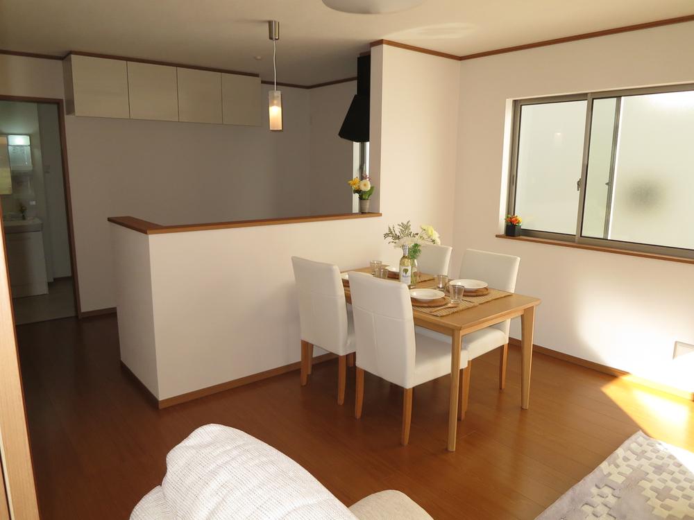 Living. Local (11 May 2013) Shooting