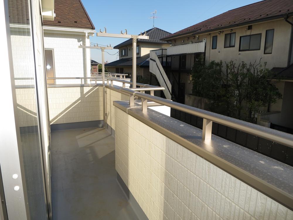 View photos from the dwelling unit. Local (11 May 2013) Shooting