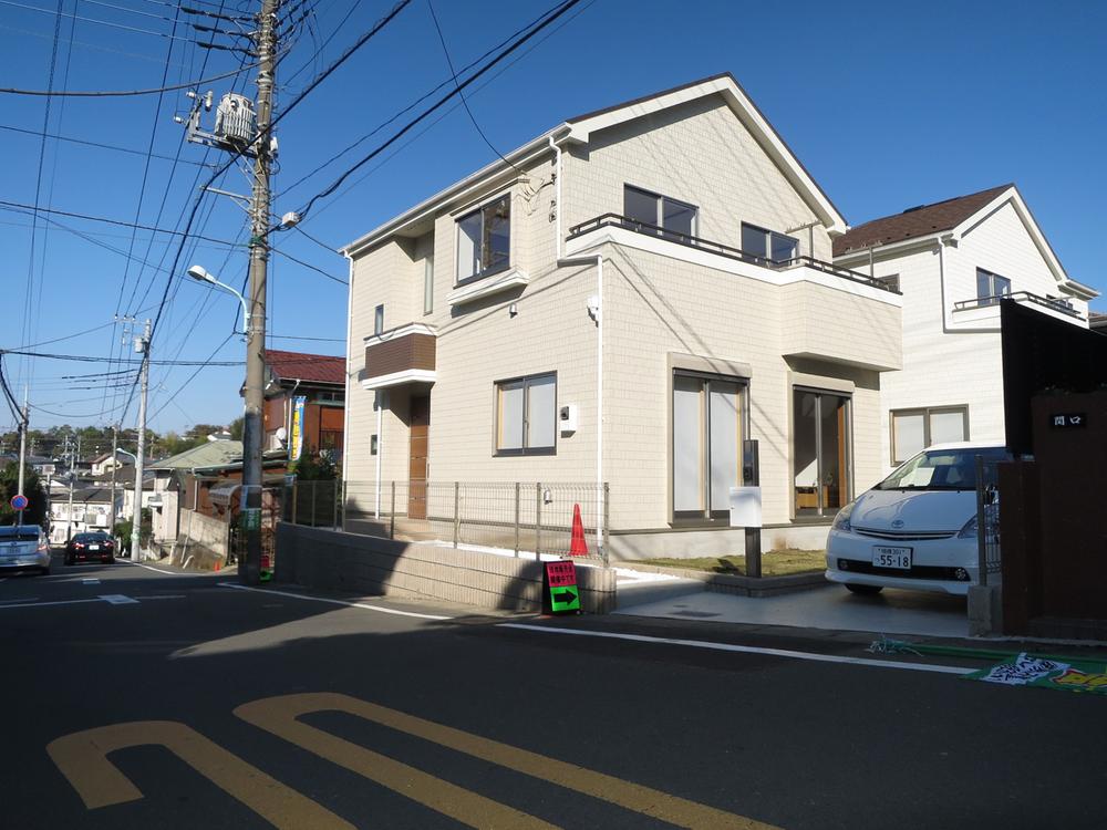 Local appearance photo. Local (11 May 2013) Shooting