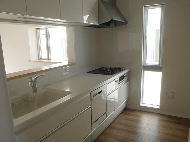 Kitchen. Indoor (12 May 2013) Shooting