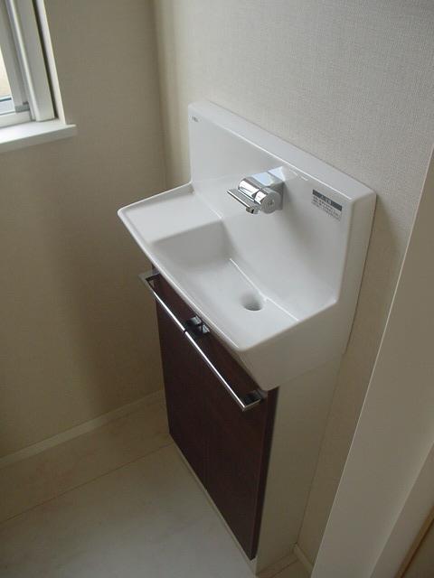 Toilet. Indoor (12 May 2013) Shooting