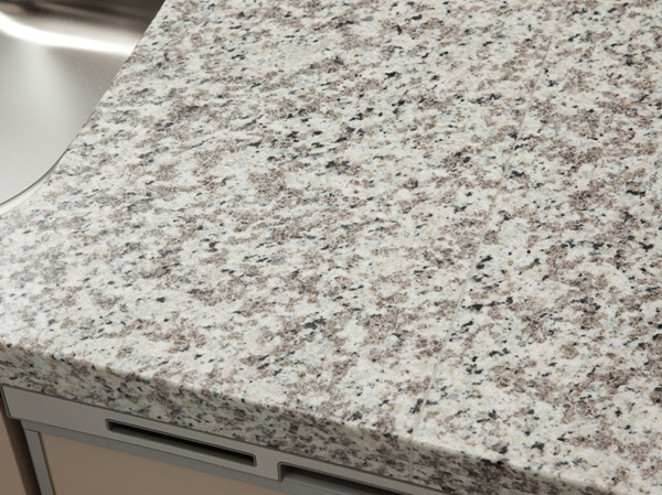 Kitchen.  [Granite top plate] There is a sense of quality cuisine also comfortable. High specification side also extended to paste the granite.