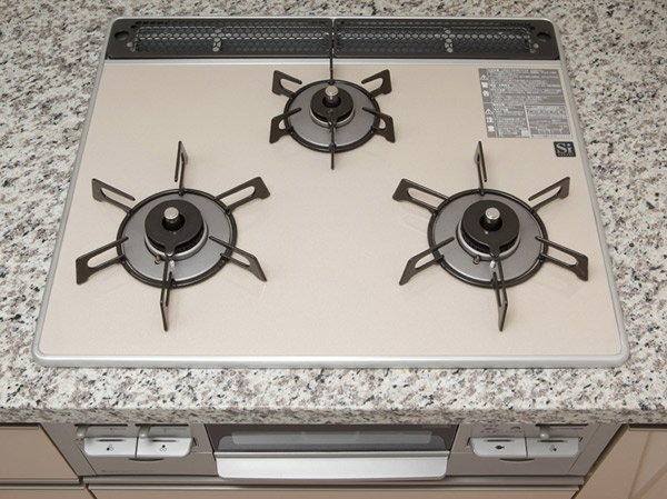 Kitchen.  [Two short beeps and a stove "Colors"] Adopted G clear coat top that only can be cleanly care wipe also quick with dirt, etc.. It was also enhanced functionality in with water without a double-sided grill.