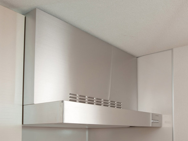 Kitchen.  [Stainless steel range hood] The inlet, Adopt the enamel of the current plate. Further up the suction force, You can easily care.