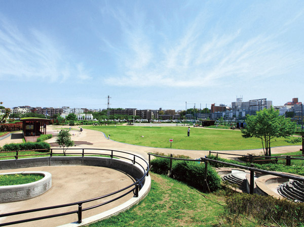 Surrounding environment. Saginuma Fureai Square (about 240m ・ A 3-minute walk)