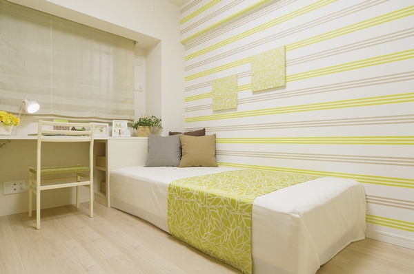 Western-style interior of the inlet slide door. Functional space configuration with less dead space