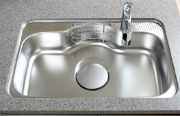 Kitchen.  [Wide sink silent type] Wide sink also washable comfortably large pots and dishes. living ・ Conscious living sound to the dining, It is a specification to reduce the water wings sound.
