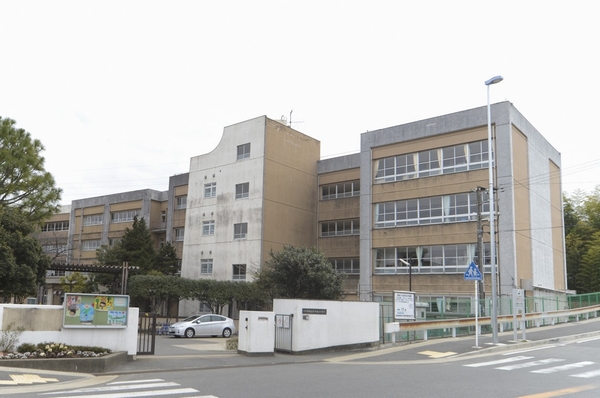 Miyazakidai elementary school (about 470m)