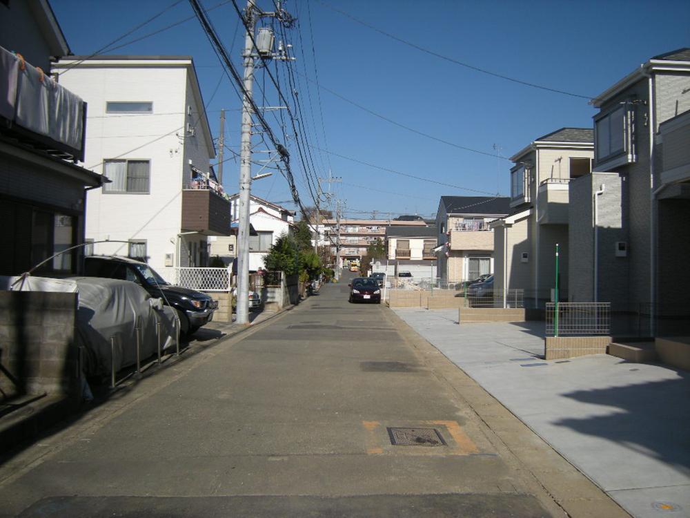 Local photos, including front road. Local (December 6, 2013) Shooting