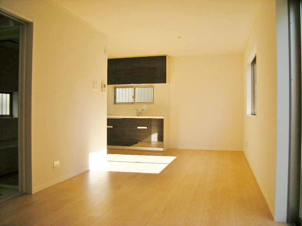 Living. Local (December 6, 2013) Shooting